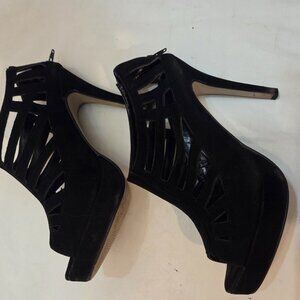 DAMITA K 5" heel black suede shows, with back zipper, like new, Size 9